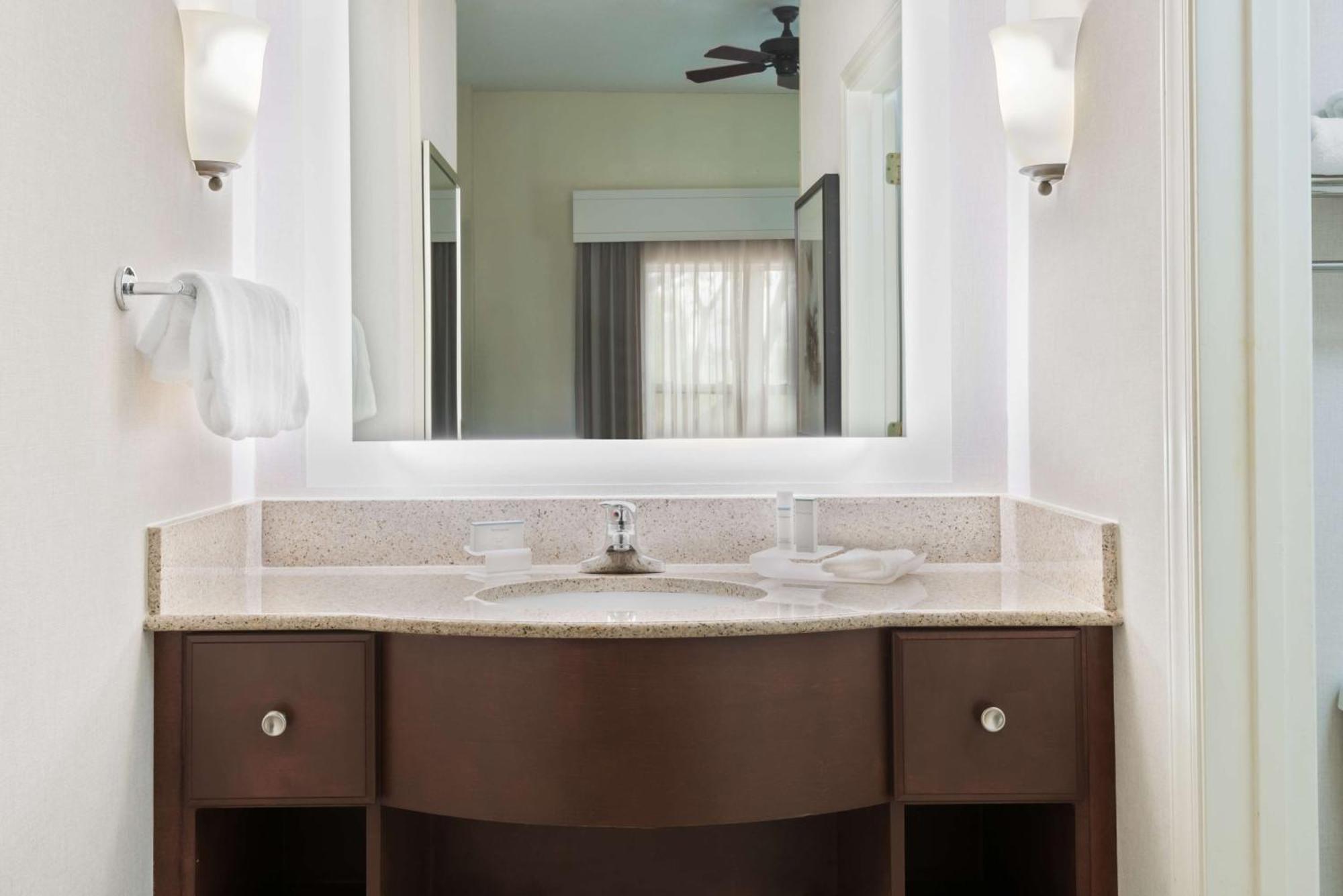 Homewood Suites By Hilton Raleigh/Crabtree Valley Екстер'єр фото